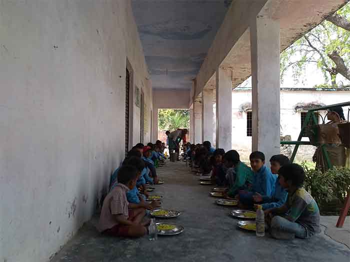 Mid-day-meal