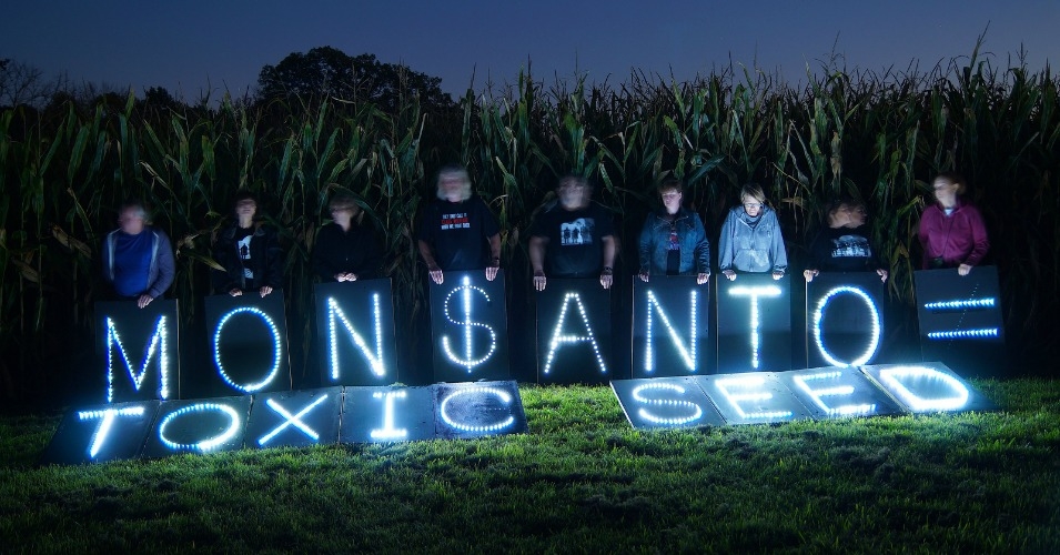 "Monsanto and Bayer have a long history. They made explosives and lethally poisonous gases using shared technologies and sold them to both sides in the two world wars. The same war chemicals were bought by the Allied and Axis powers, from the same manufacturers, with money borrowed from the same bank." (Photo: Joe Brusky/flickr/cc)