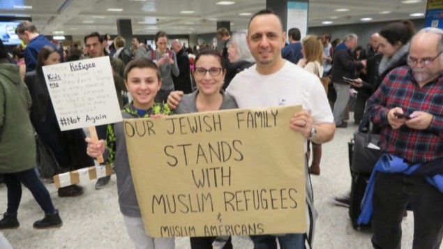 airport-protest2