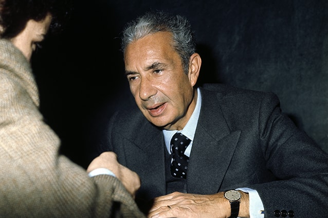 ALDO MORO answering questions from some students (1970) ©lapresse archivio storico politica