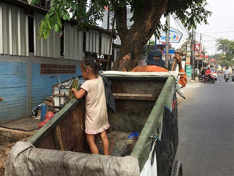 garbage collection cart