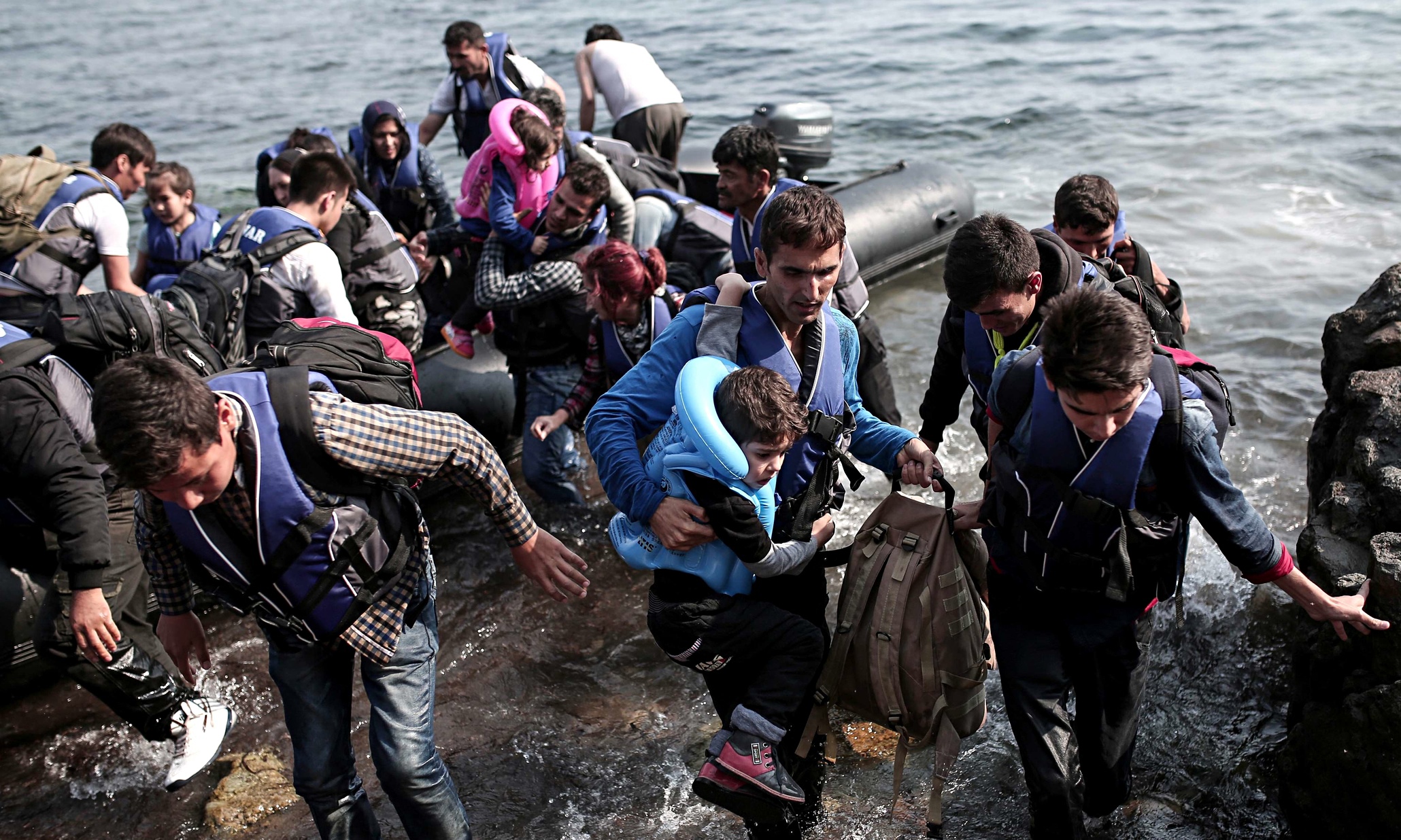 Syrian refugees land on the shores of th