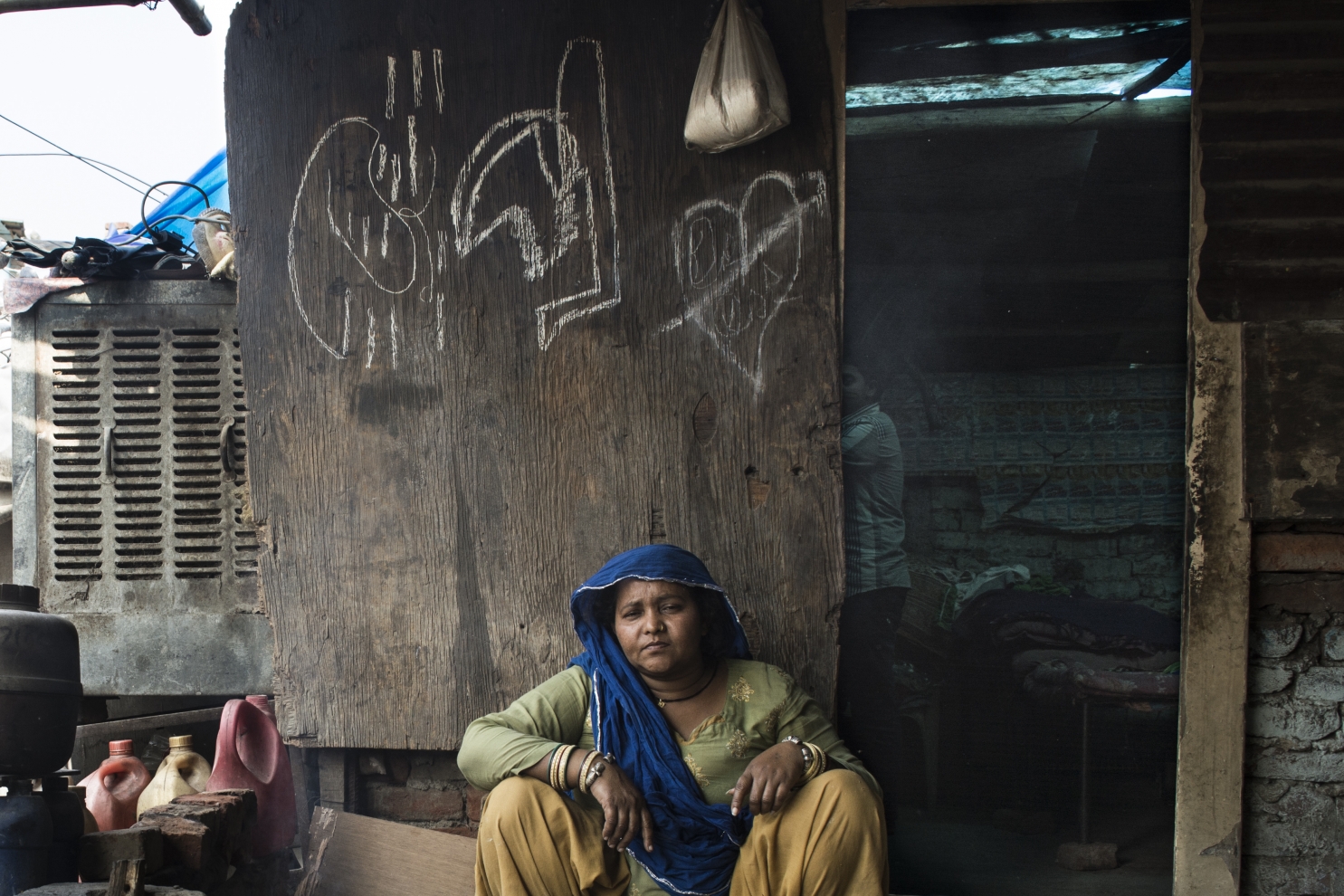 Geetha (35), a mother of 2 children, used to work as an iron carver before her community was forced to leave their settlement in 2009. Now she is working as a maid in nearby houses. 