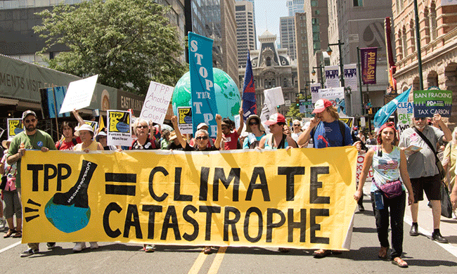 March for Clean Energy in Philadelphia. Photo by Paul and Cathy / Flickr. 