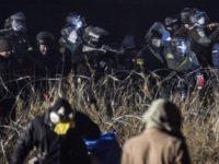 Police Attack On Dakota Access Pipeline Protest Results In 300 Injuries