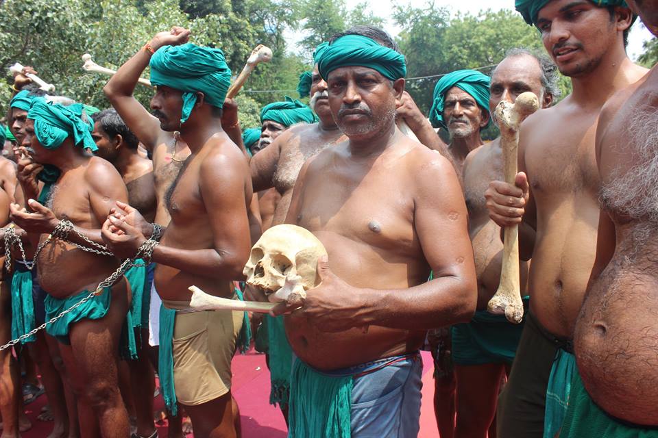 Drought affected farmers of Tamil Nadu protesting with the skulls and bones of fellow farmers who committed suicide