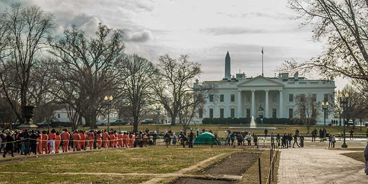 WAT_protestors_approach_White_House