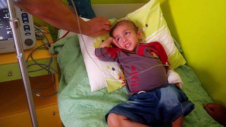 Peace 3 years old Iraqi child with cancer Mohammed in Kos Greece