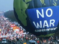 No War Demonstration in GermanyAktion gegen Irak-Krieg in Berlin (Photo: © Paul Langrock / Greenpeace)