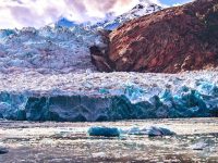 The Sawyer Glacier in Alaska, July 2016. The Arctic is enduring unprecedented warming this year, affecting Alaska and Greenland specifically. (Photo: Ian Keating, Flickr)