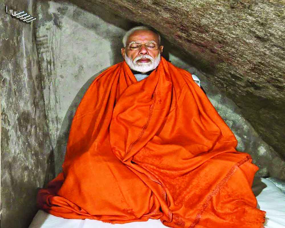 modi meditates in kedarnath cave 2019 05 19