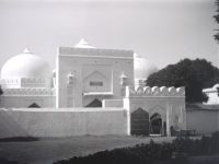 COPYRIGHT THE BRITISH LIBRARY BOARD A photograph of the Babri Masjid from the early 1900s