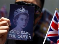 “God Save the Queen”, Hong Kong activists sing ex-colonial master’s anthem