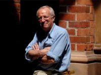 Establishment journalists are piling on to smear Robert Fisk now he cannot answer back