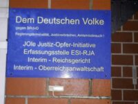 Sign at the house of someone in favor of Reichsbürger movenent. Photograph Source: Krawattenträger