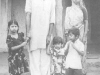 Shankar Guha Niyogi with family