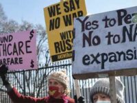 Anti-war protesters gather in front of the White House to demonstrate against escalating tensions between the United States and Russia over Ukraine on January 27, 2022, in Washington, D.C. (Photo: Win McNamee/Getty Images)