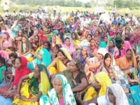 Samyukta Kisan Morcha protest against grabbing of farmers land in Azamgarh