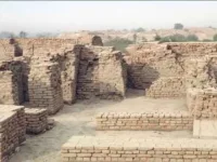 Why Are Archaeologists Unable to Find Evidence for a Ruling Class of the Indus Civilization?