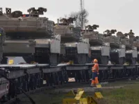 American Abrams tanks roll into Ukraine